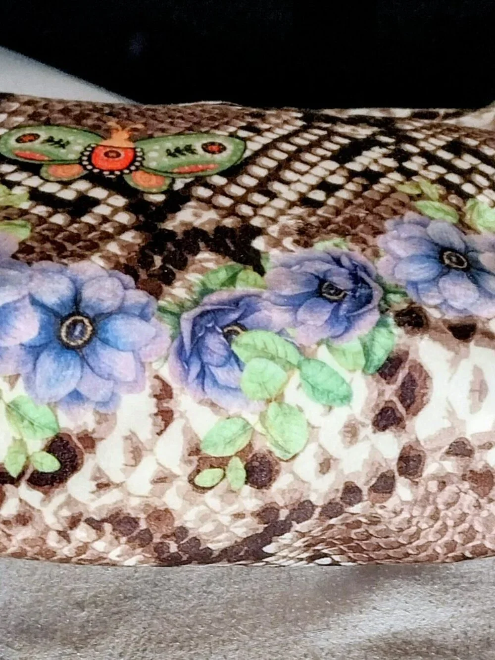 NWOT Estee Lauder Moth On Reptile Pattern Beautiful Cosmetic Bag